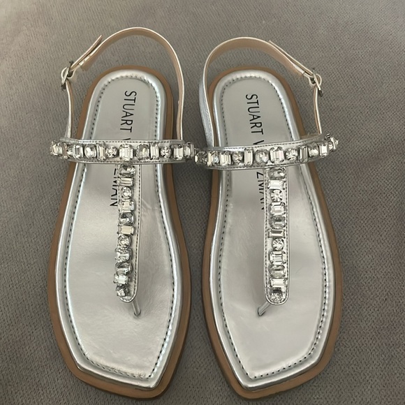 Stuart Weitzman Jaide Gem Sandal, Color Silver/Crystal Liquid Metallic. - Picture 4 of 6